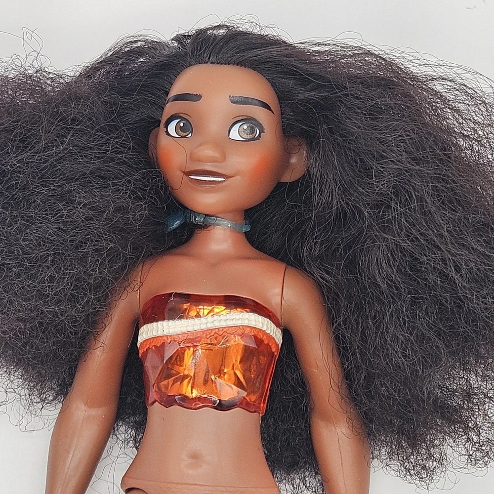 2021 Hasbro Disney Princess Moana Fashion Doll 10